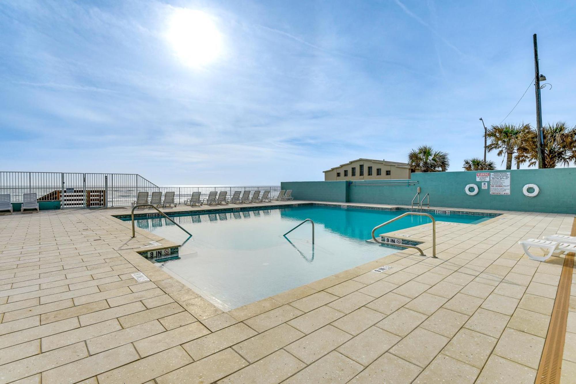 Updated Daytona Beach Oceanfront Studio! Екстериор снимка