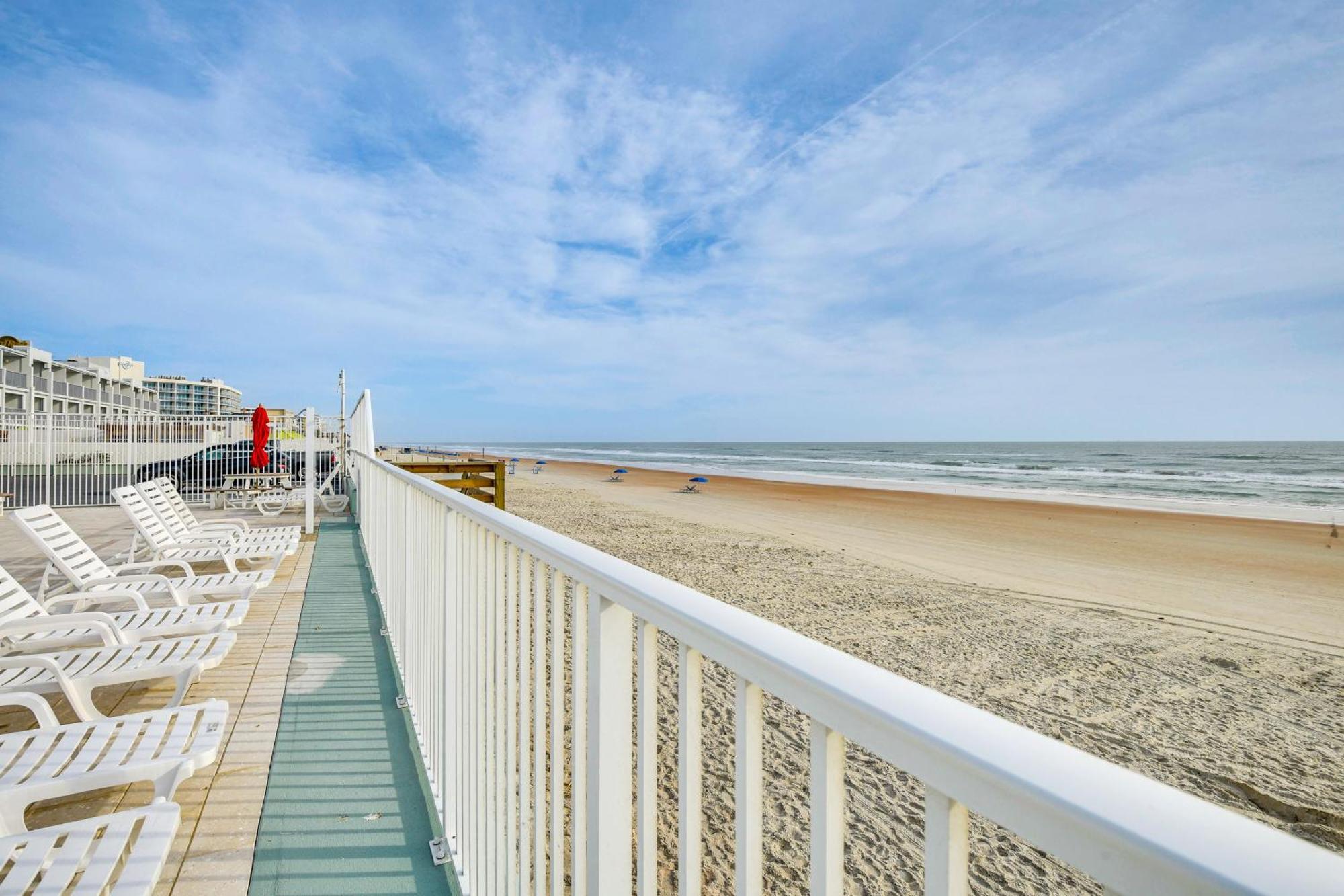 Updated Daytona Beach Oceanfront Studio! Екстериор снимка